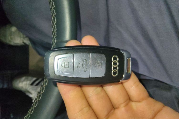 奥迪A7L 2022款 45 TFSI S-line 筑梦未来版中控内饰7001