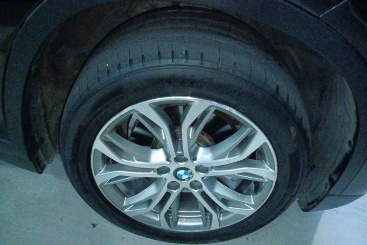 宝马X1 2019款 sDrive20Li 领先型车身外观10