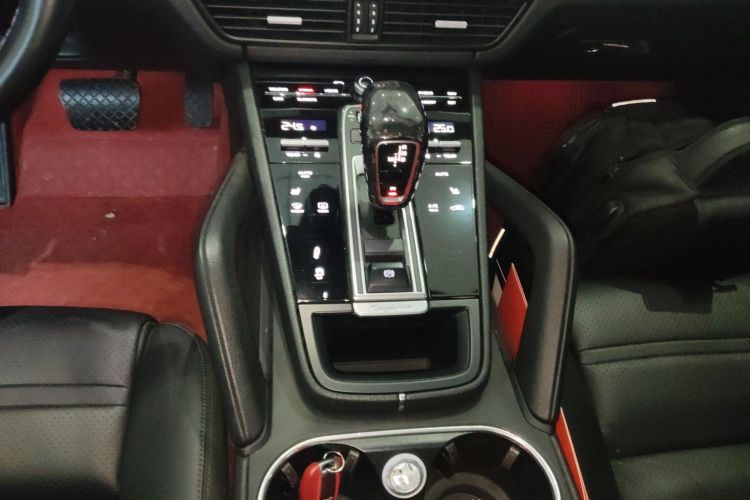 保时捷 2018款 Cayenne 3.0T中控内饰18