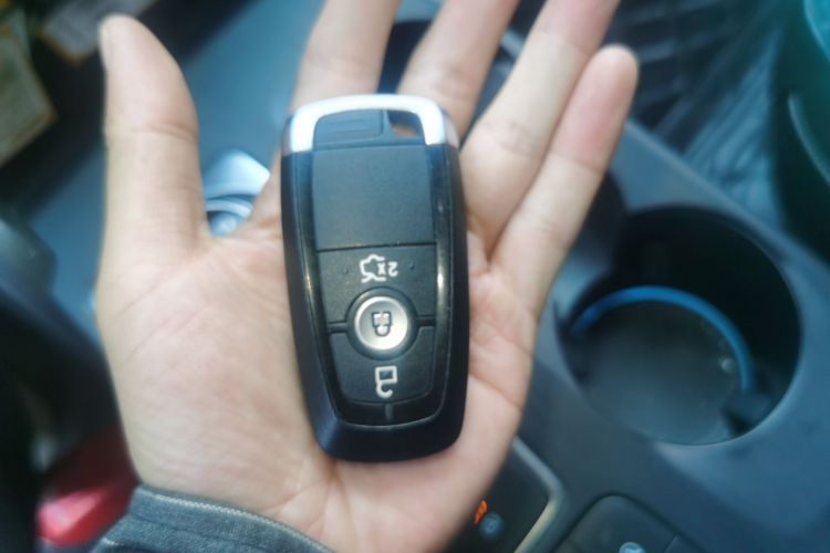 福特 福克斯 2020款 三厢 EcoBoost 180 自动锋潮型中控内饰11