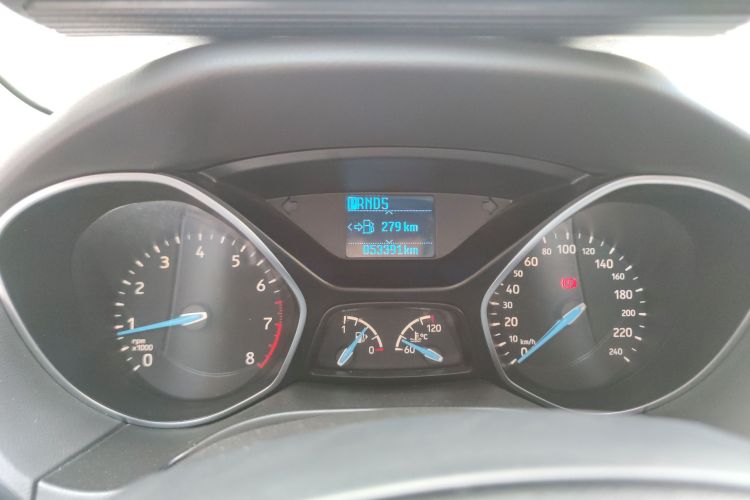 福特 福克斯 2018款 三厢经典 1.6L 自动风尚型智行版中控内饰14