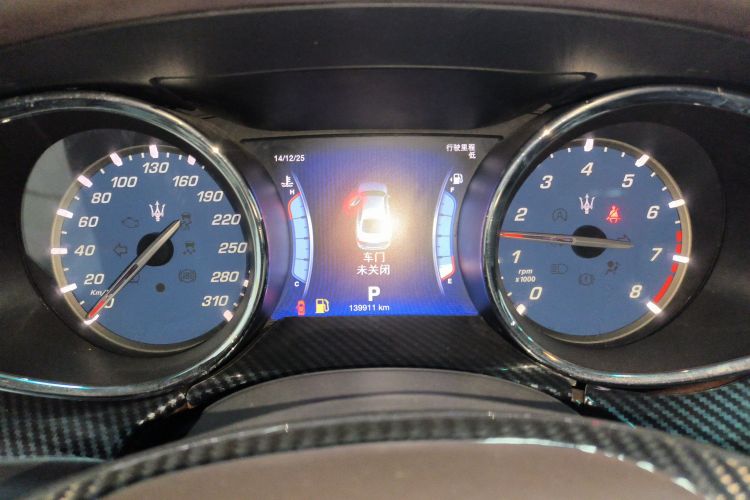 玛莎拉蒂 总裁 2013款 3.0T 标准型中控内饰14
