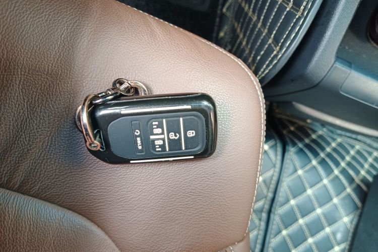 本田 艾力绅 2019款 2.0L 混动至尊版中控内饰7001