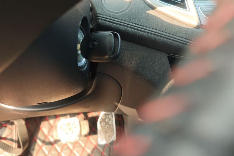 长安 逸动 2016款 1.6L 自动风尚型中控内饰11