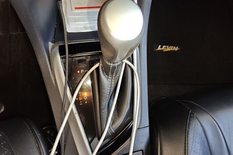 丰田 雷凌 2017款 改款 185T CVT精英版 国V中控内饰18