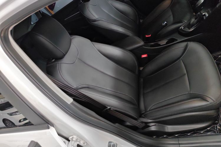 别克 英朗 2021款 改款 典范 1.5L 自动精英型局部细节41