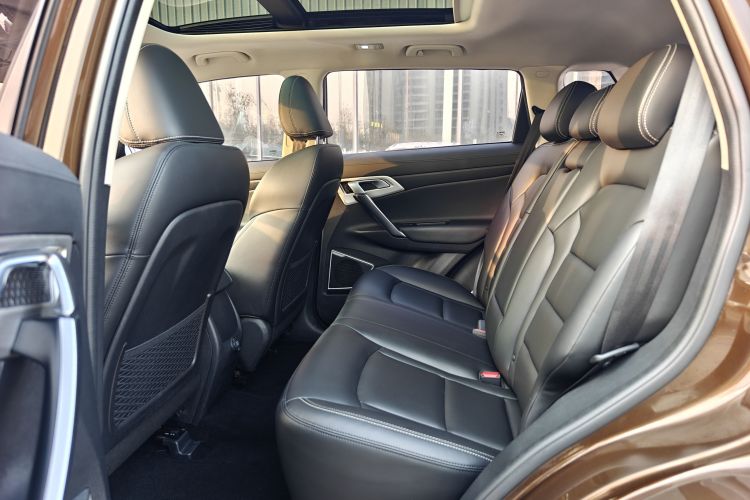 吉利汽车 博越 2016款 2.0L 手动智联型中控内饰21