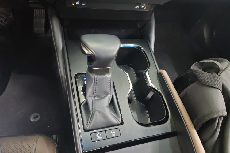 雷克萨斯ES 2023款 200 卓越版中控内饰18