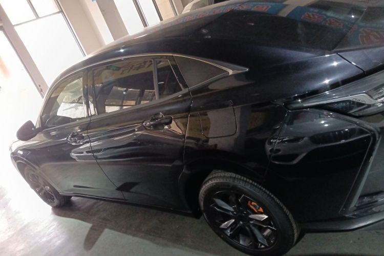 东风风神 奕炫 2023款 马赫版 1.5L 自动追风版车身外观4