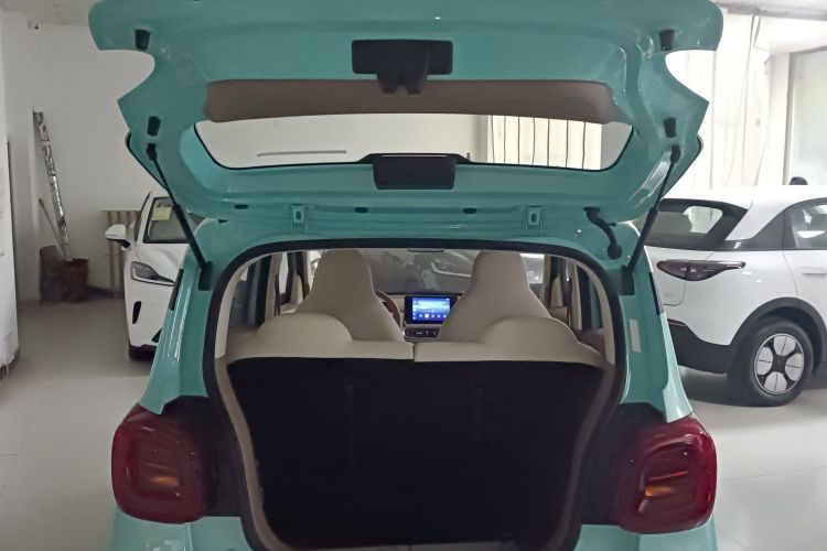 五菱汽车 宏光MINIEV 2025款 四门版 臻享+款机舱底盘23