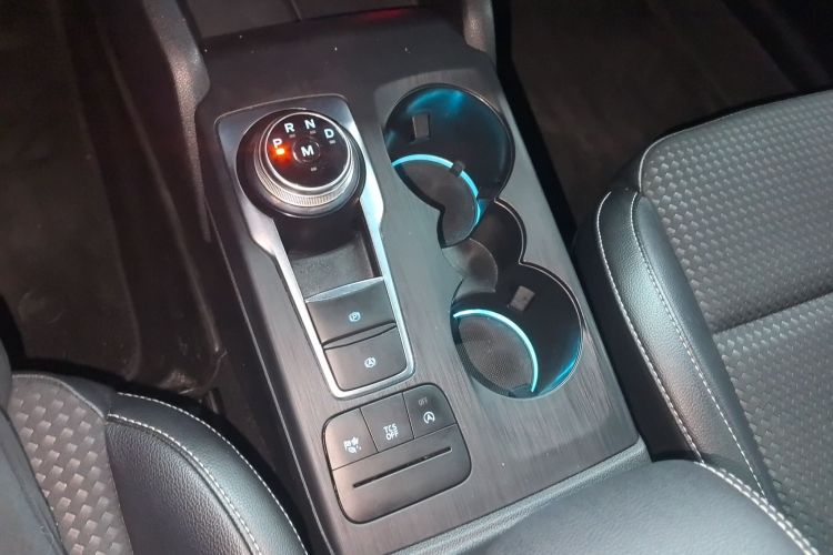 福特 福克斯 2020款 三厢 EcoBoost 180 自动锋潮型局部细节18