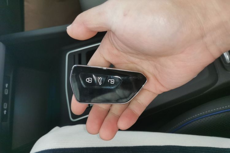 大众 高尔夫 2025款 300TSI R-Line中控内饰11