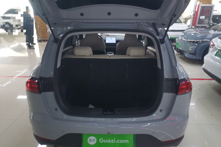 五菱汽车 五菱缤果PLUS 2024款 510km 旗舰版 四座版机舱底盘23