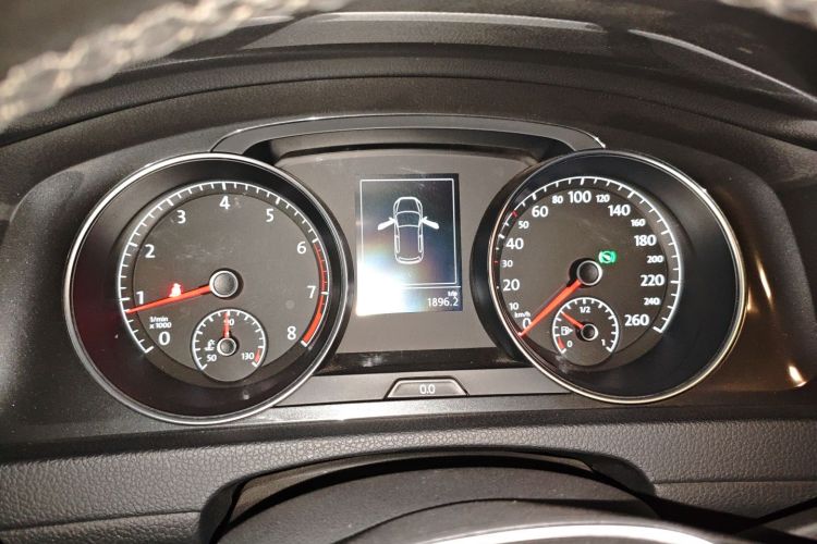 大众 高尔夫 2018款  230TSI 自动豪华型中控内饰14