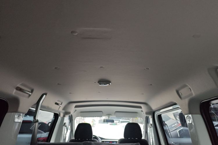 长安凯程 长安睿行EM60 2025款 客运版 舒适型 6座 240km 对开门 60kW中控内饰22