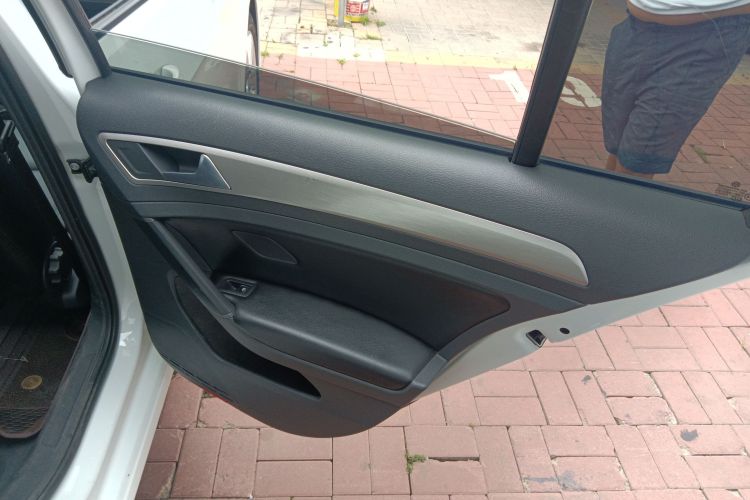 大众 高尔夫 2018款 1.6L 自动时尚型中控内饰7004