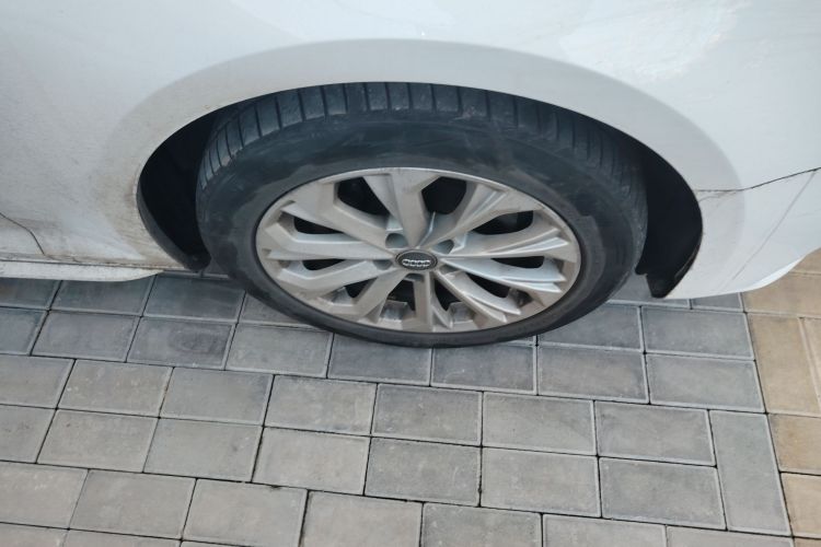 奥迪A4L 2019款 40 TFSI 进取型 国VI车身外观10