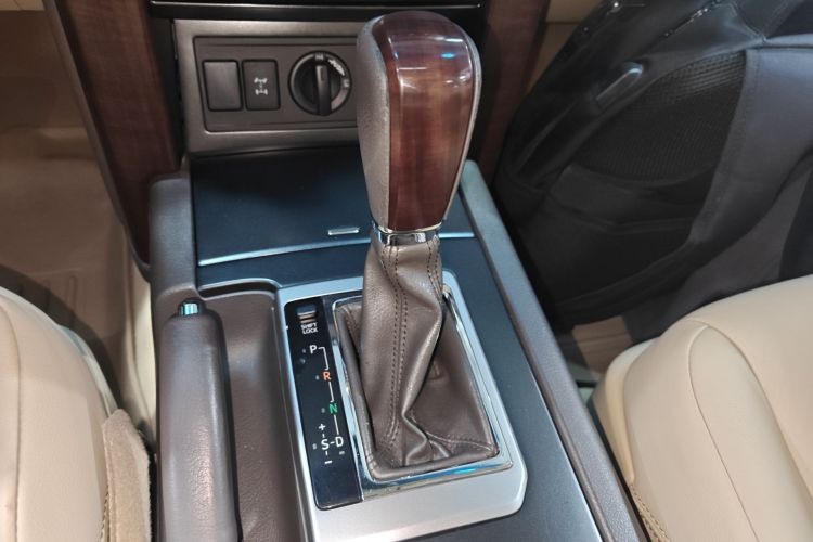 丰田 普拉多 2016款 3.5L 自动TX-L NAVI局部细节18