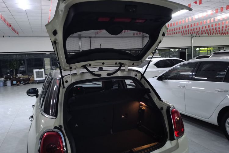 MINI 2016款 1.2T ONE 五门版机舱底盘23