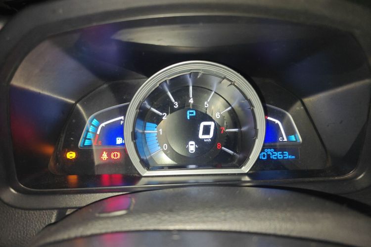 纳智捷 优6 SUV 2014款 1.8T 魅力型中控内饰14