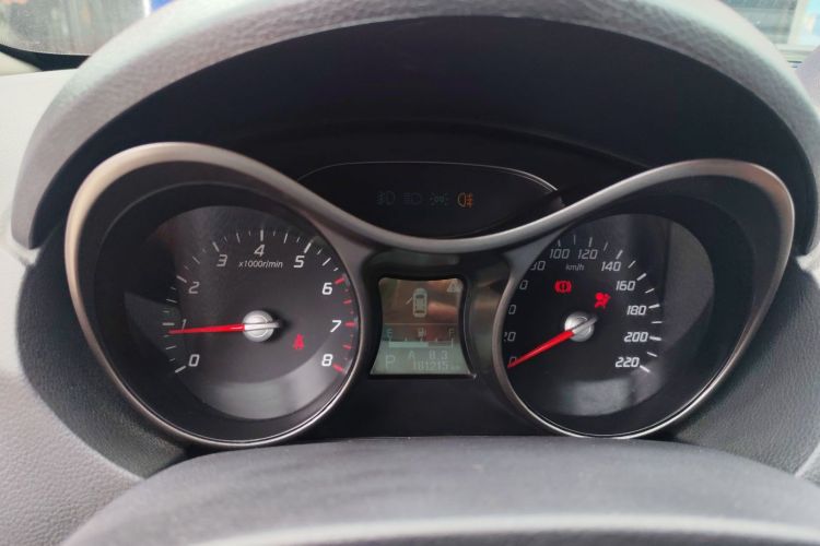 海马S5 2015款 1.5T CVT旗舰型中控内饰14