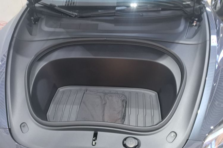 特斯拉 Model 3 2023款 后轮驱动版机舱底盘24