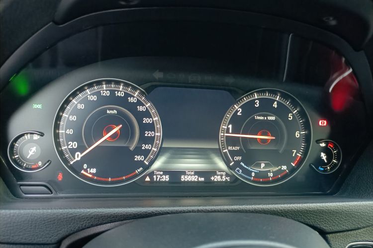 宝马3系GT 2019款 320i M运动套装中控内饰14