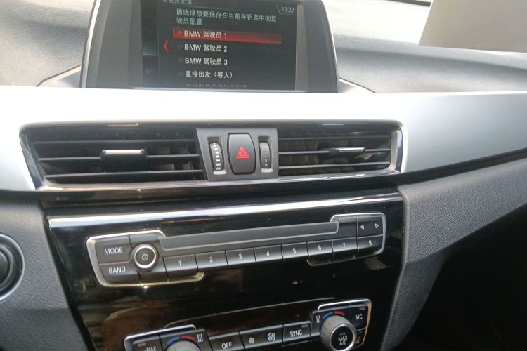 宝马X1 2019款 sDrive20Li 领先型中控内饰16