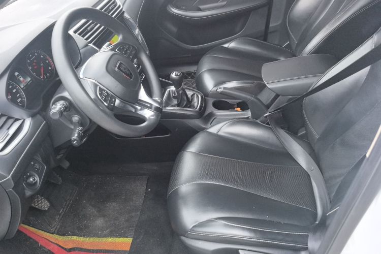 荣威i5 2020款 1.5L 手动4G互联领豪旗舰版中控内饰19