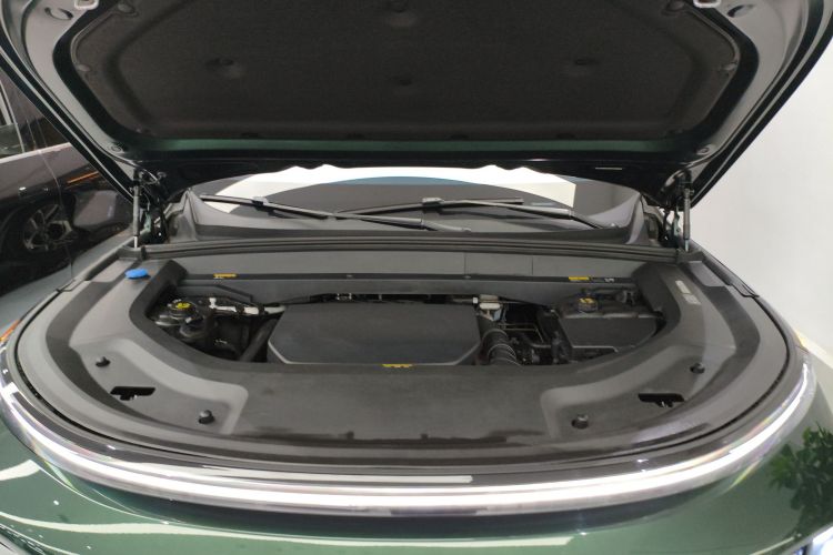 理想汽车 理想L9 2022款 Max机舱底盘24