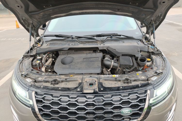 路虎 揽胜极光新能源 2022款 极光L P300e 插电式电动混合版机舱底盘24