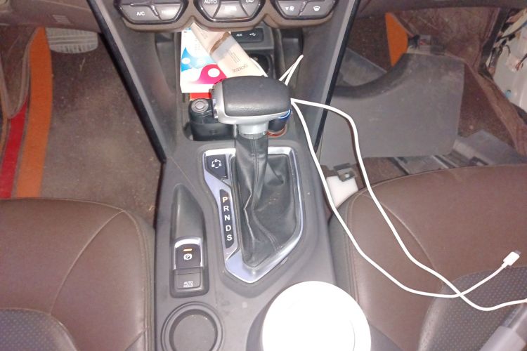 广汽传祺 传祺GS4 2017款 235T 自动两驱豪华智联版中控内饰18