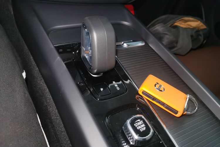 沃尔沃XC60 2024款 B5 四驱智逸豪华版中控内饰18