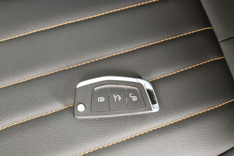 奔腾T77 2021款 PRO 280 TID 定制版中控内饰7001