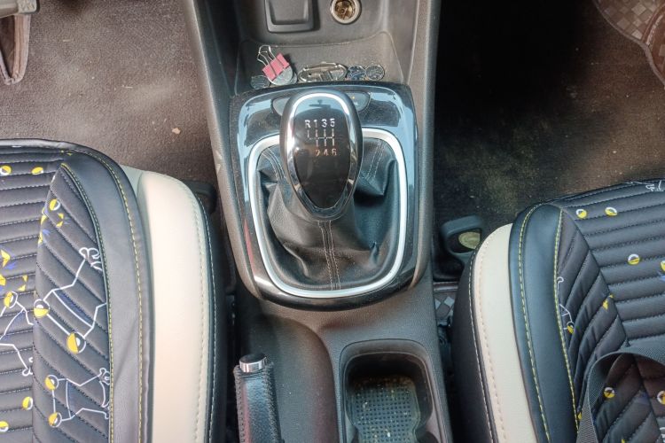 别克 威朗 2015款 三厢 15S 手动进取型局部细节18