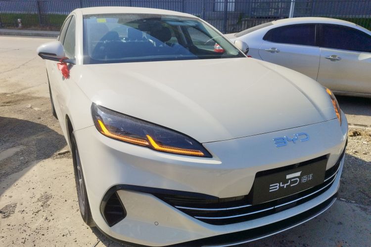 比亚迪 海豹06新能源 2026款 DM-i 超享版 128KM豪华版车身外观3