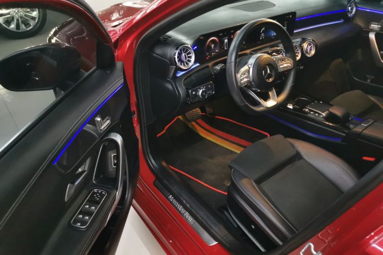 奔驰A级 2021款 A 200 L 运动轿车时尚型局部细节19