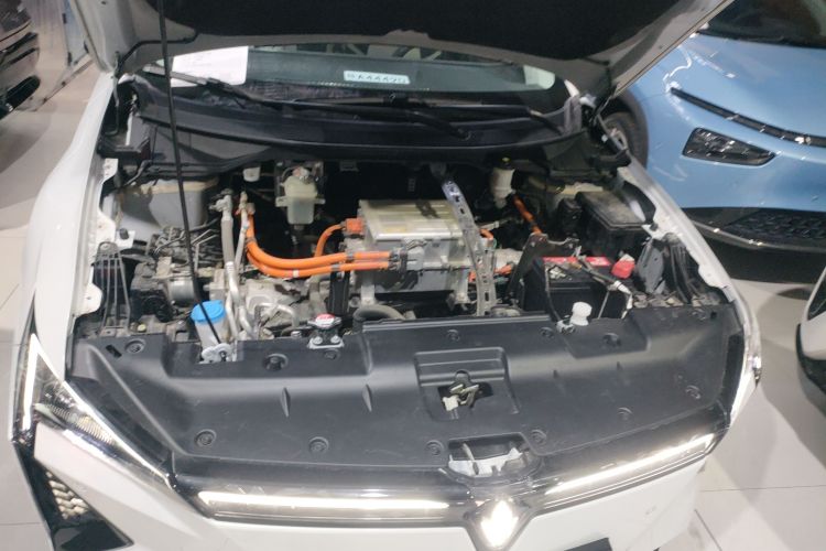 灵悉L 2025款 头号玩家版+超级加倍选装包机舱底盘24