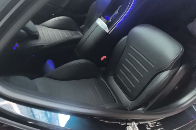 奔驰C级 2025款 改款 C 260 L 皓夜运动版局部细节41