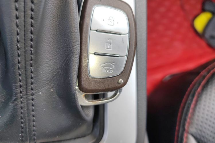 现代 领动 2016款 1.6L 自动智炫·精英型中控内饰7001