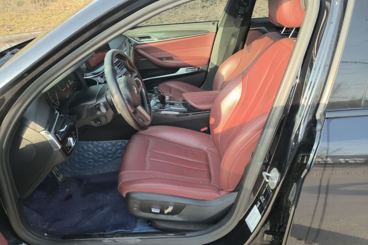 宝马5系 2019款 530Li 领先型 M运动套装中控内饰19