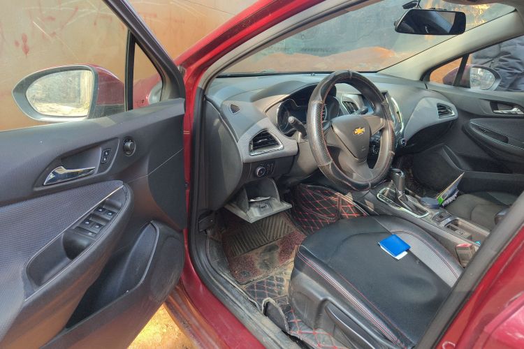 雪佛兰 科鲁兹 2018款 320 自动先锋天窗版中控内饰20