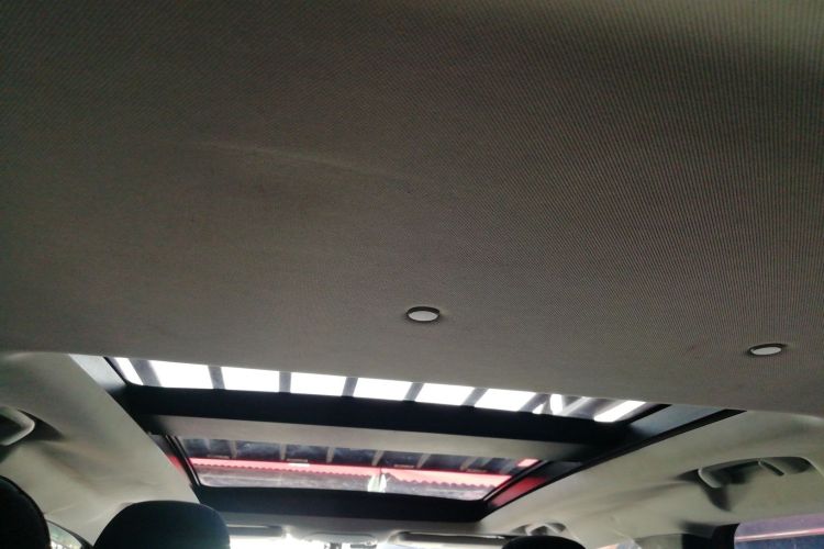 Jeep 自由侠 2018款 互联大屏版 180T 自动高能版局部细节22