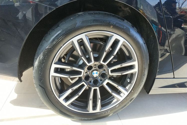 宝马5系 2024款 525Li M运动套装车身外观6008