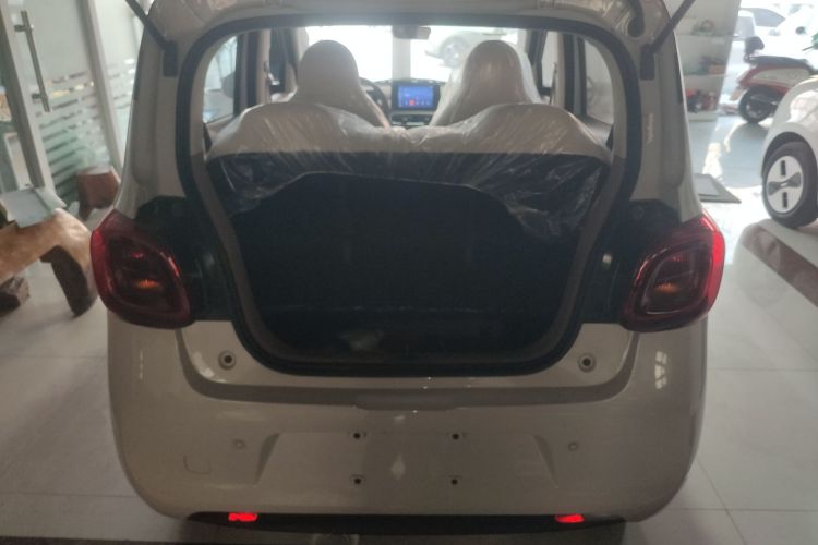 五菱汽车 宏光MINIEV 2025款 四门版 臻享+款机舱底盘23