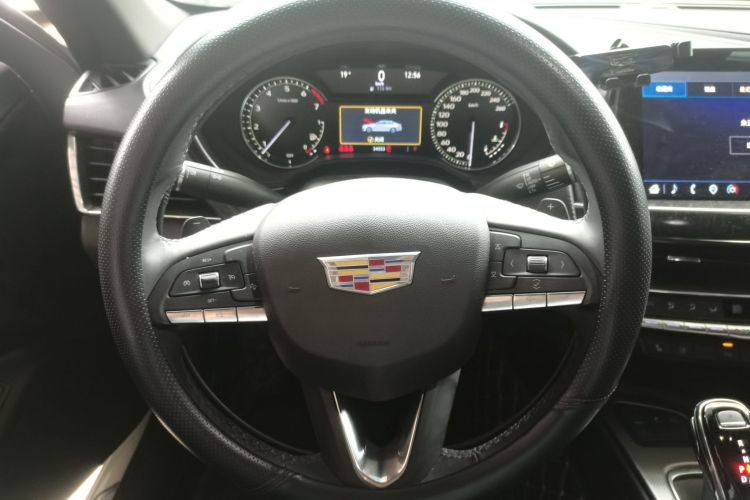 凯迪拉克CT5 2022款 28T 豪华型（标准版）中控内饰13