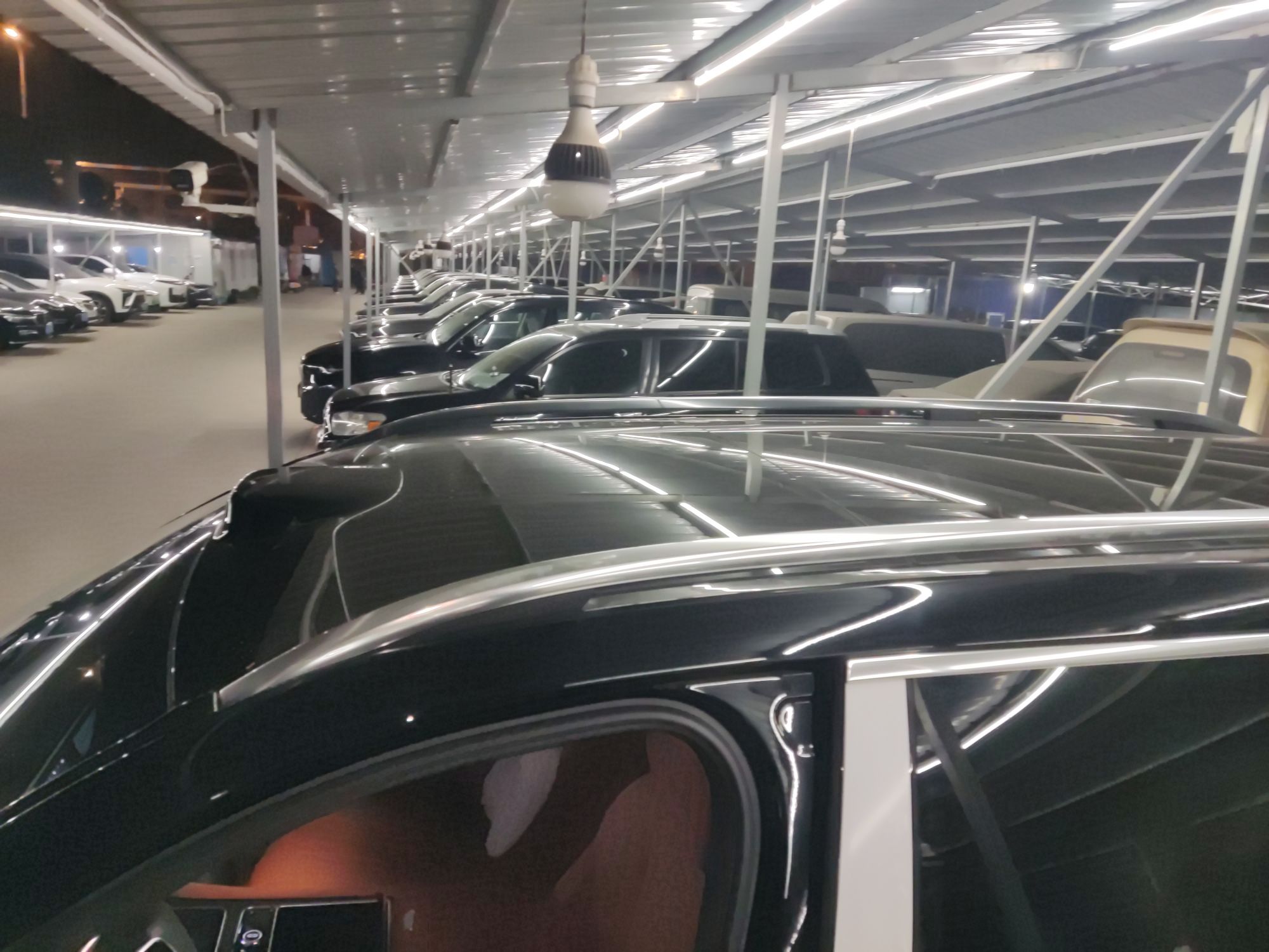 鸿蒙智行 问界M9 2025款 增程 Ultra版 52kWh 6座版