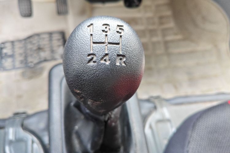 五菱汽车 五菱之光 2015款 1.2L 标准型LSI中控内饰18