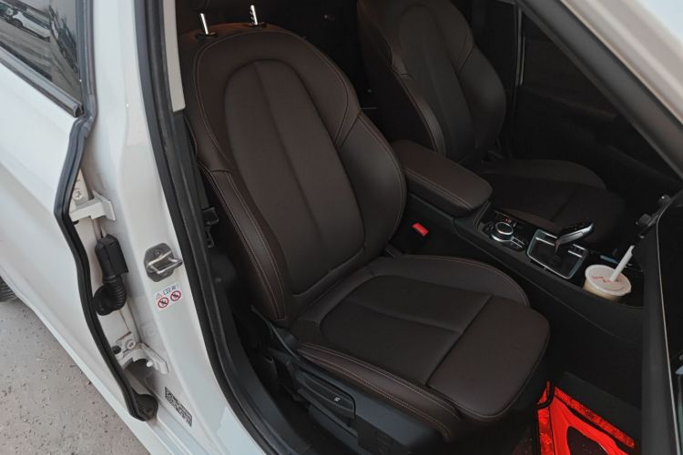 宝马1系 2022款 120i M运动曜夜版局部细节41