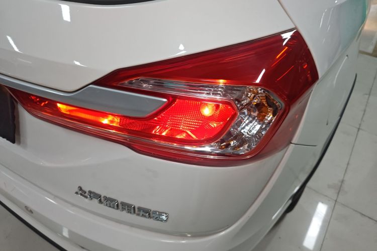 宝骏310W 2017款 1.5L 手动舒适型 国V车身外观6006